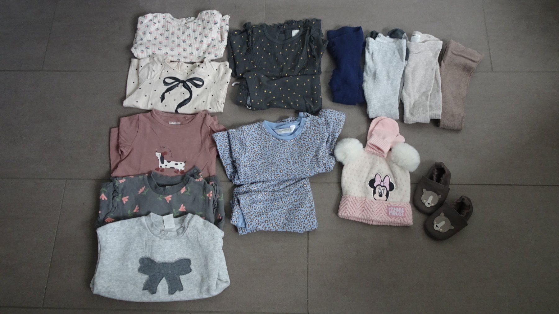 Lotti & Set di vestiti: 30-teil. Mädchenkleiderpaket Grösse 74 (2) – Usato da Zürich venduto da blaumeisli62 2