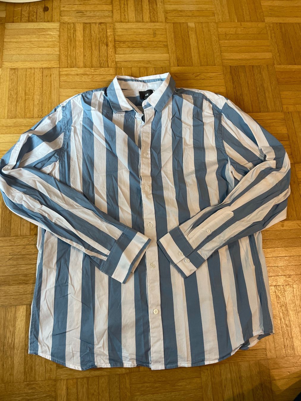 H&M Chemisiers: Bluse, Hemd von H&M Grösse L – D'occasion à Winterthur par mamba2021