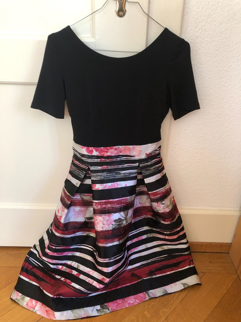 Vestiti: Swing Kleid, Gr. 36, festlich, Blumenmuster, Herbst – Usato da Basel venduto da sebmac