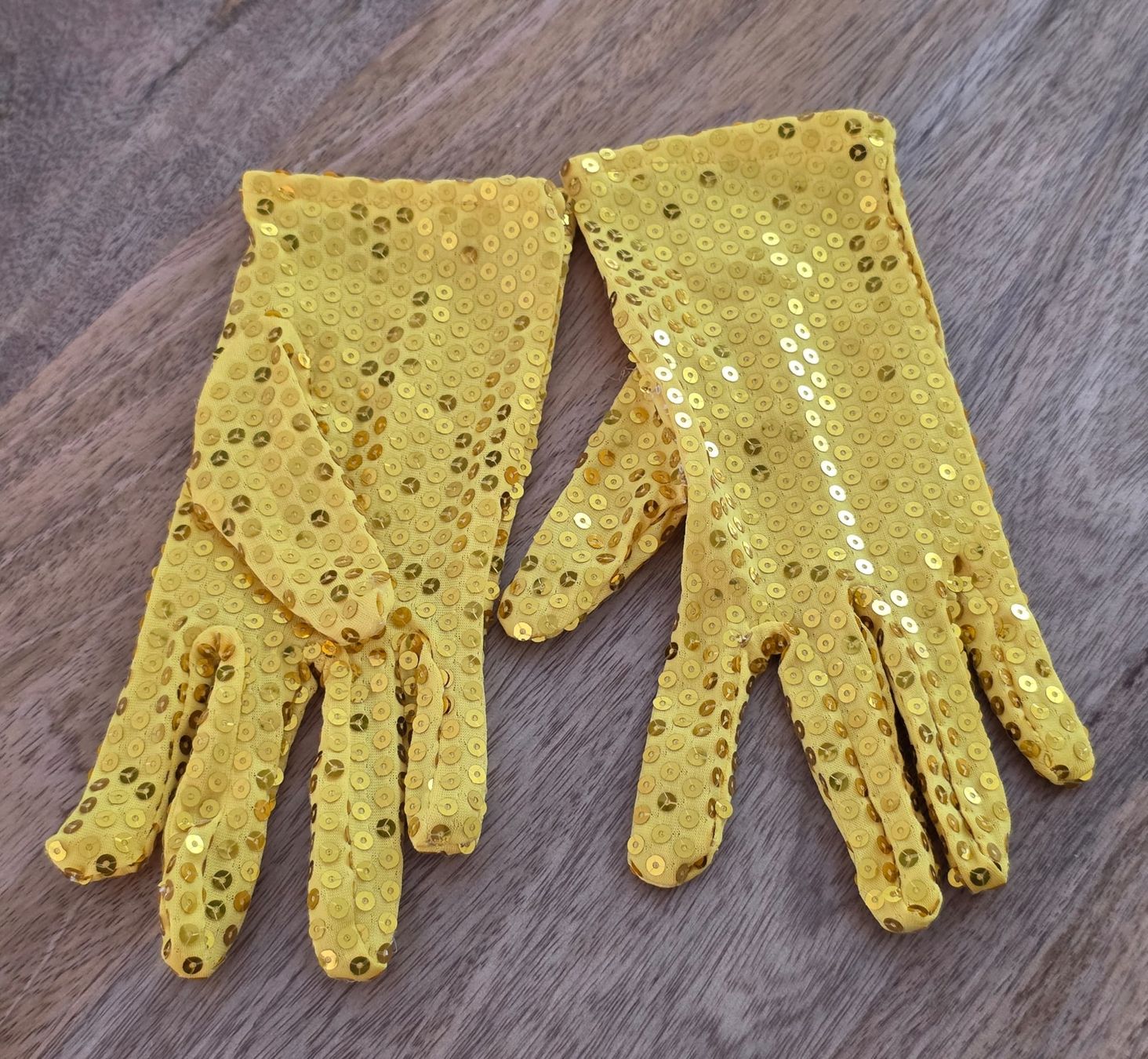 Handschuhe & Handstulpen: Handschuhe gelb Pailletten – Neu (gemäss Beschreibung) aus Rheinsulz von Dred 1