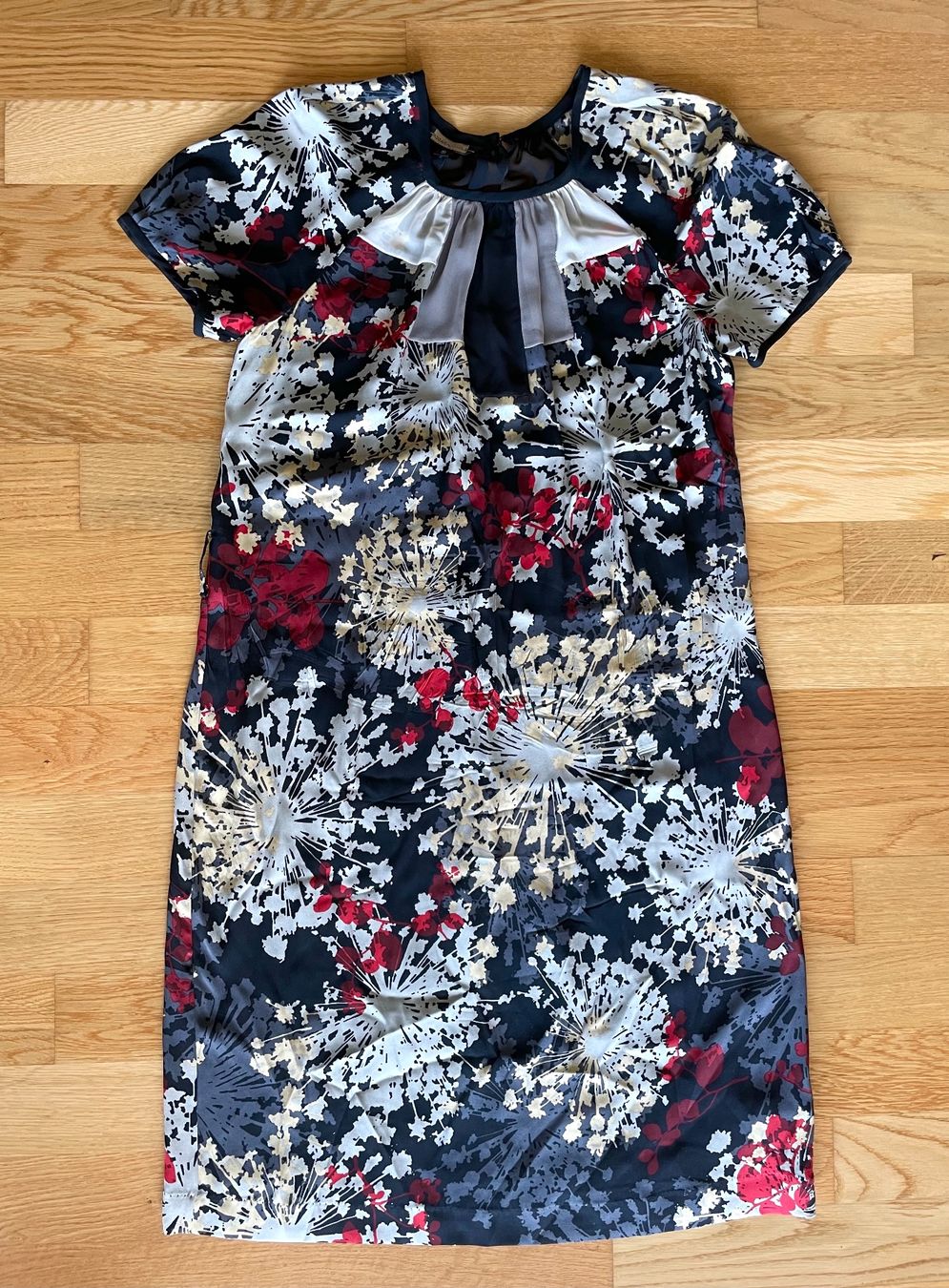 Kleider: Seidenkleid aus Harrods London – Gebraucht aus Richterswil von IrynaL