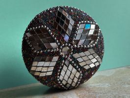 Runde Mosaikdose, Spiegelglas, Perlen, Handarbeit, Dekorativ