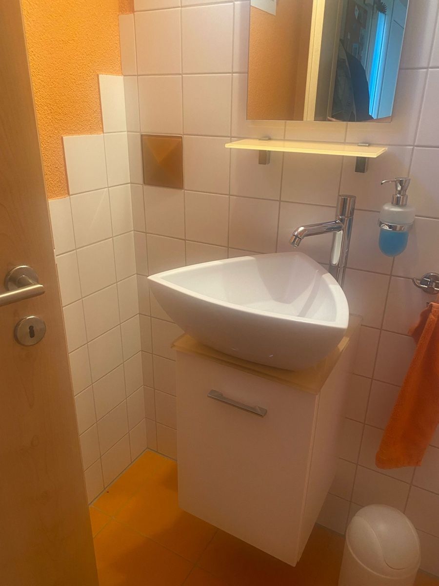Mobili per bagno: Lavabo d'angle blanc + meuble pratique – Usato da Bevaix venduto da FloNat02 1