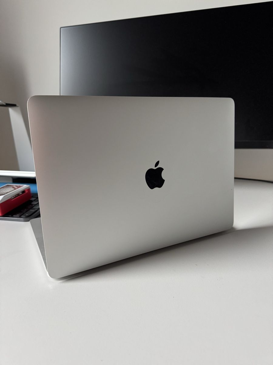 Apple Portables: MacBook Pro M1 2020, 16GB RAM Defekt – Défectueux à Zürich par tim_t6kb