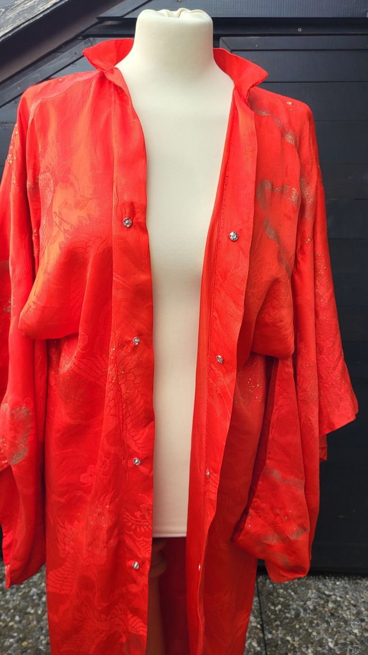 Kimono: Kimono red 100% soie – Usato da Fribourg venduto da VictoriaShop7 2