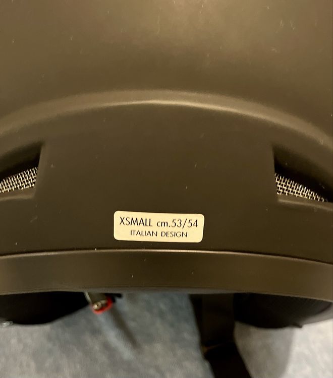 Caschi & visiere: Neuwertiger Motorradhelm – Usato da Ittigen venduto da Baumi11 2