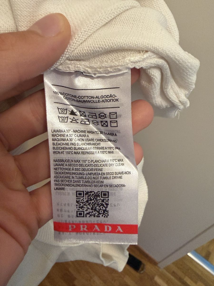 Prada T-shirt: T-shirt prada blanc – Nuovo (secondo la descrizione) da Genève venduto da isa_g5qj 3