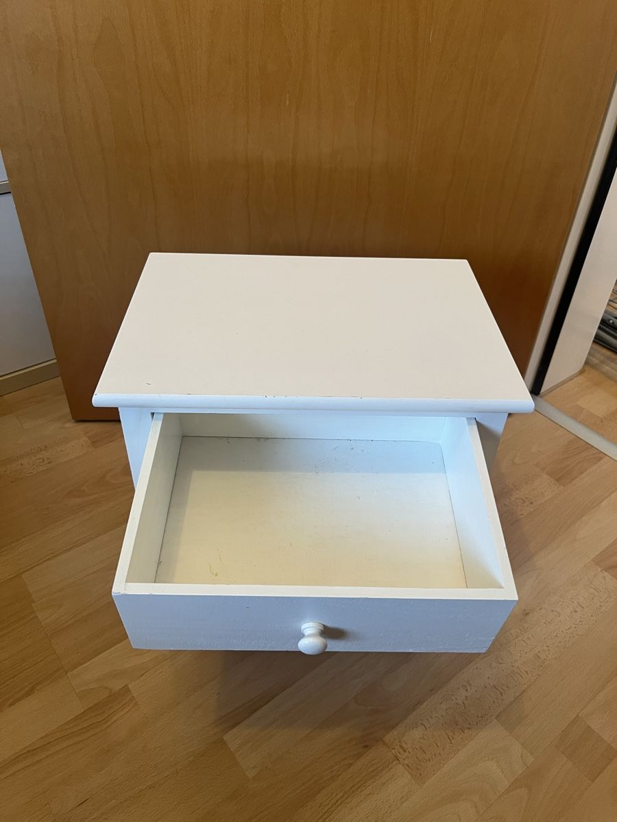 Nachttische: white bedside table – Gebraucht aus Oberohringen von lil_yly6 2