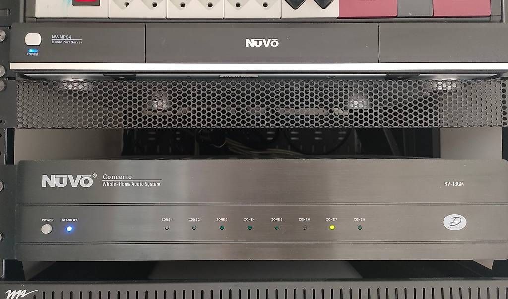 Casse acustiche: Control4 EA-5 mit Nuvo Multiroom-System – Usato da Altendorf venduto da Gebri 1