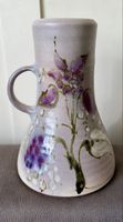Handgemachte Keramik Vase mit Weinreben-Motiv