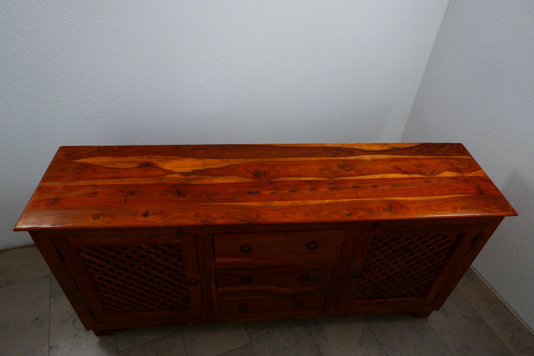 Cassettiere: Wunderschönes massives Sideboard HE009 – Usato da Aesch BL venduto da Zeitstuecke 4