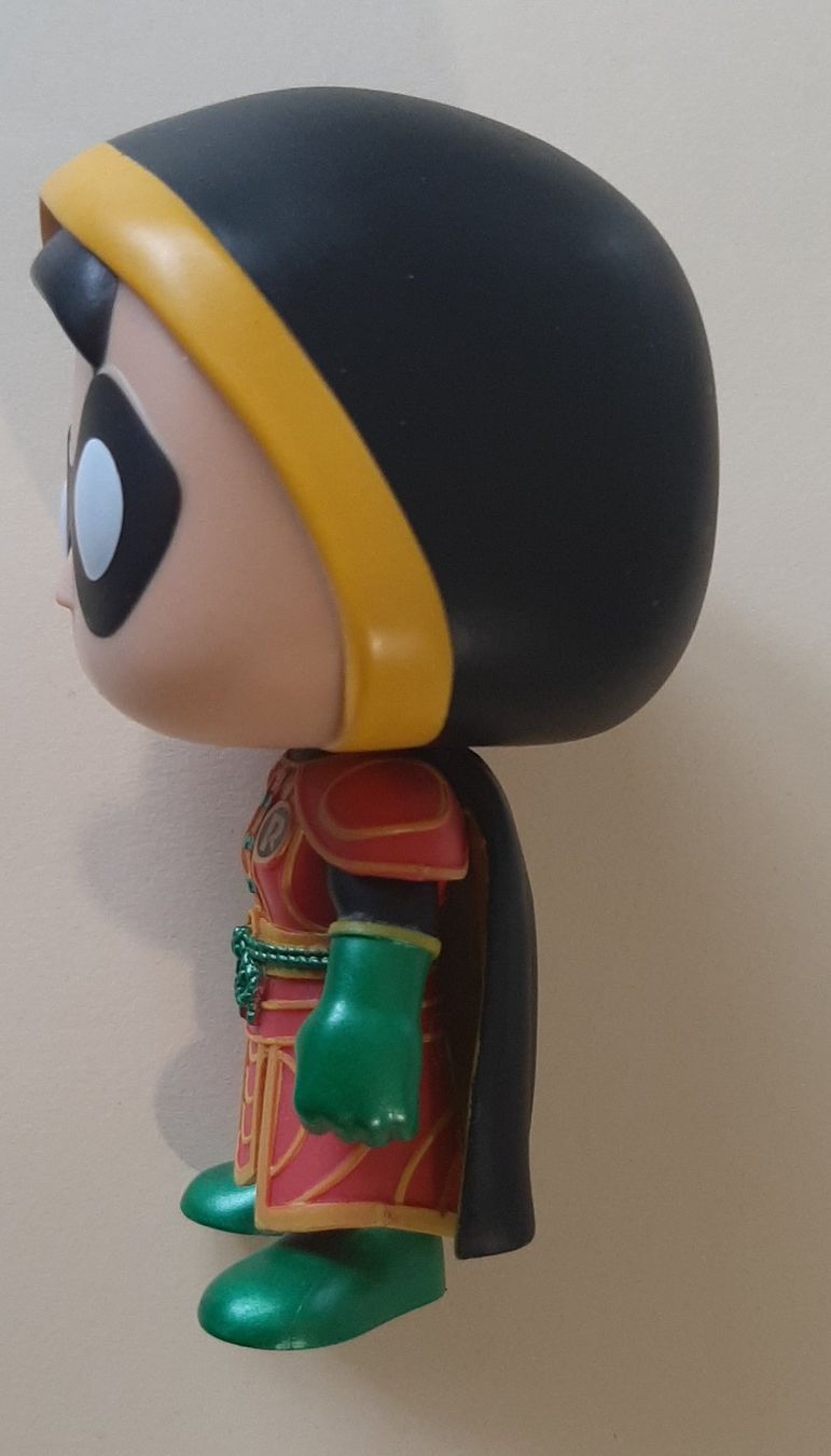 Funko Statuette: Funko Pop Robin CHASE – Usato da Montet (Glâne) venduto da KOADA 2