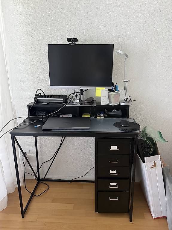 Bureaux: Schwarzer Schreibtisch mit Schubladen – D'occasion à Zufikon par gabiotini 2