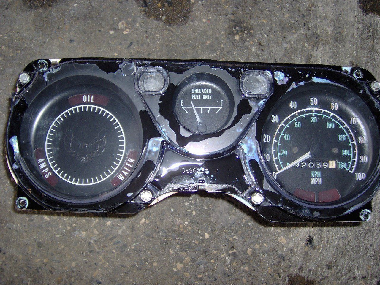 Pontiac Tutti pezzi di ricambio auto: Combiné compteur Pontiac – Usato da PRILLY venduto da 55b_nh8l