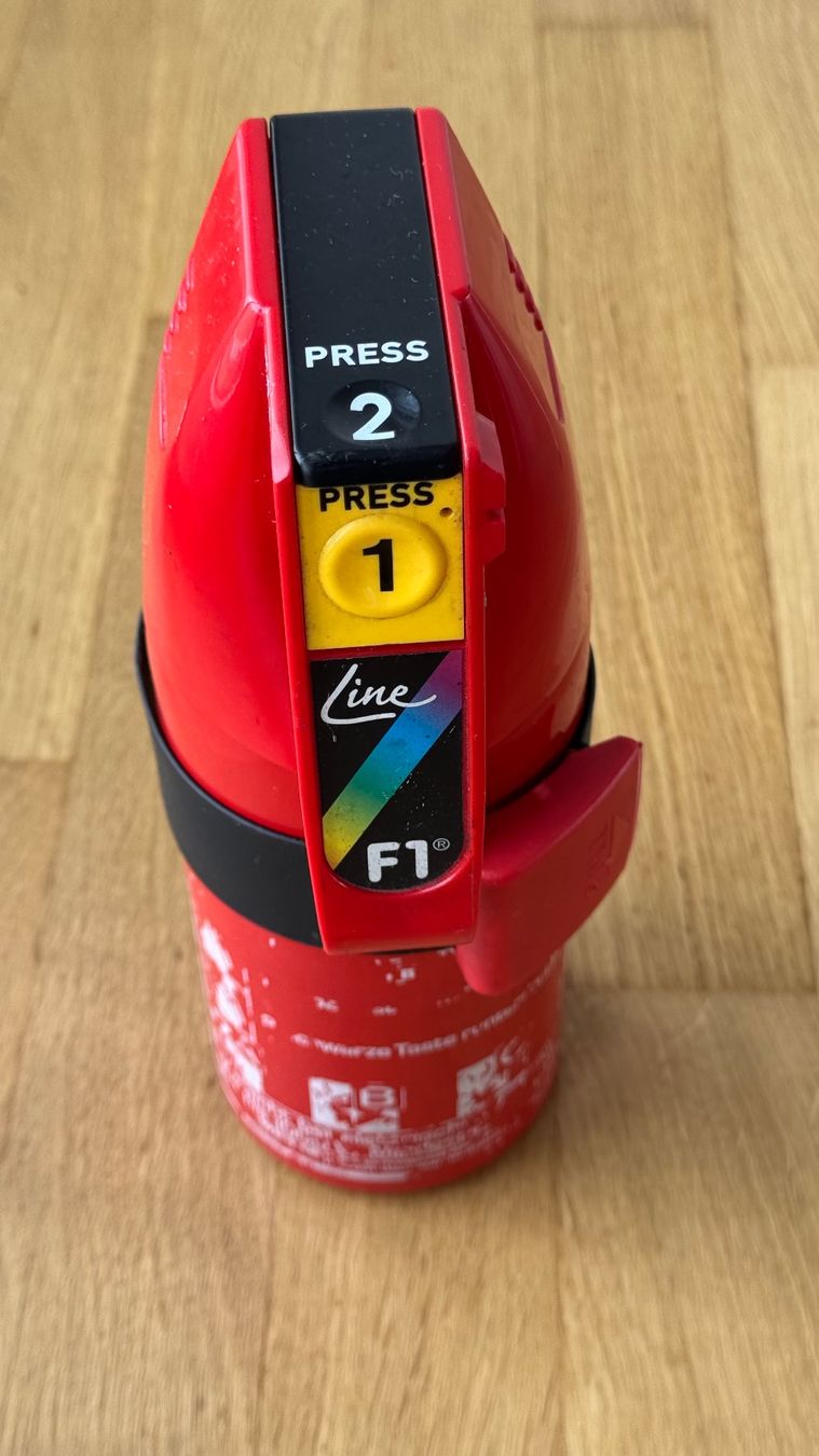 Extincteurs: BMW  E36 Pulverfeuerlöscher – D'occasion à Jonen par BMWE369 1