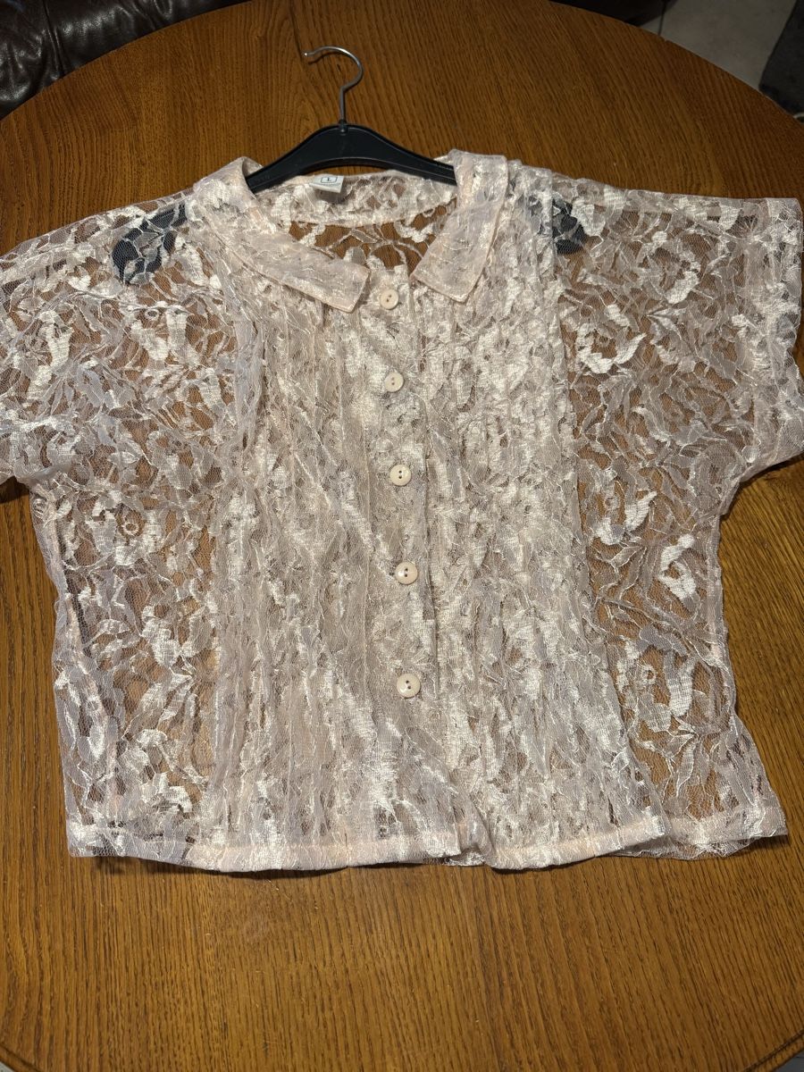 Chemisiers: Blouse dame – D'occasion à Montsevelier par ber_88db