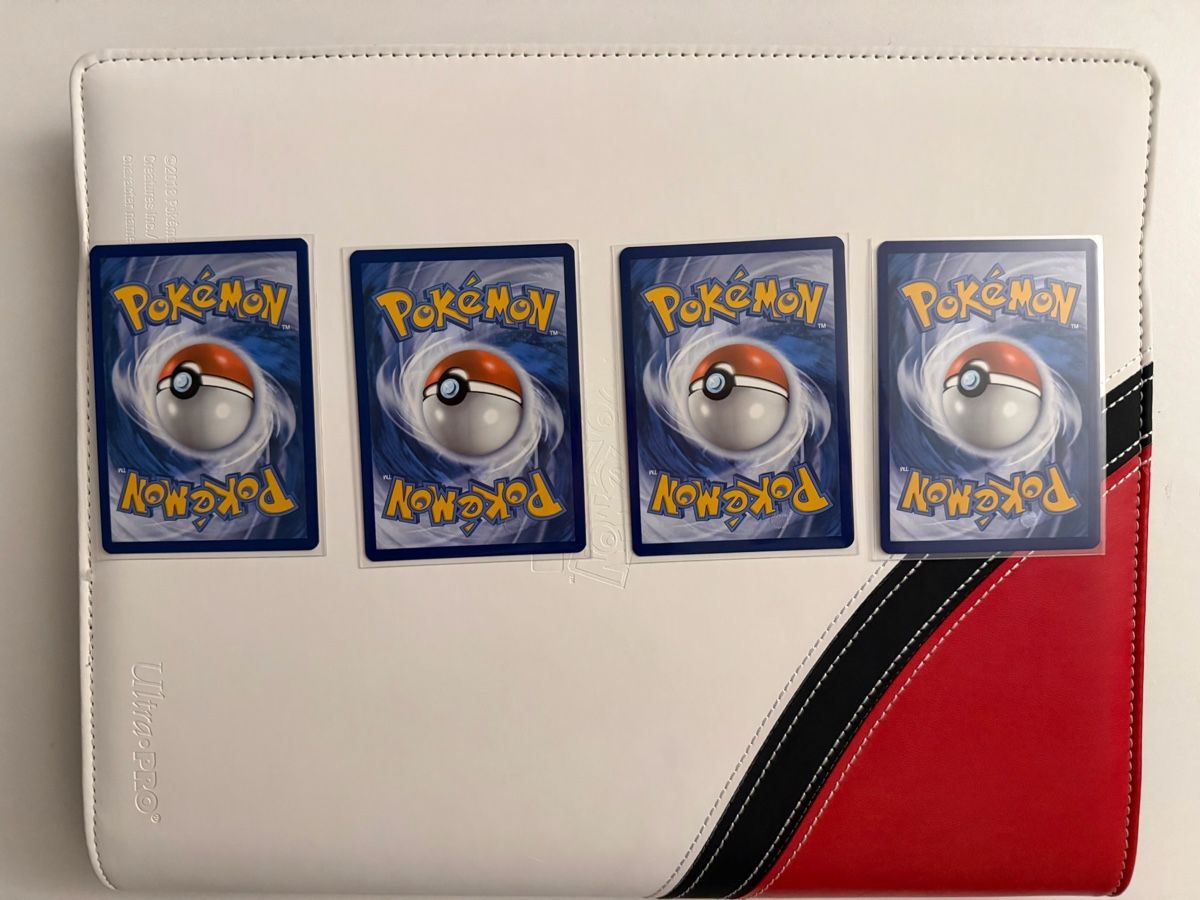 Pokémon Carte collezionabili: Charizard (Classic Collection) + 3 Karten  – Usato da Biel/Bienne venduto da SeeLoewe55 1