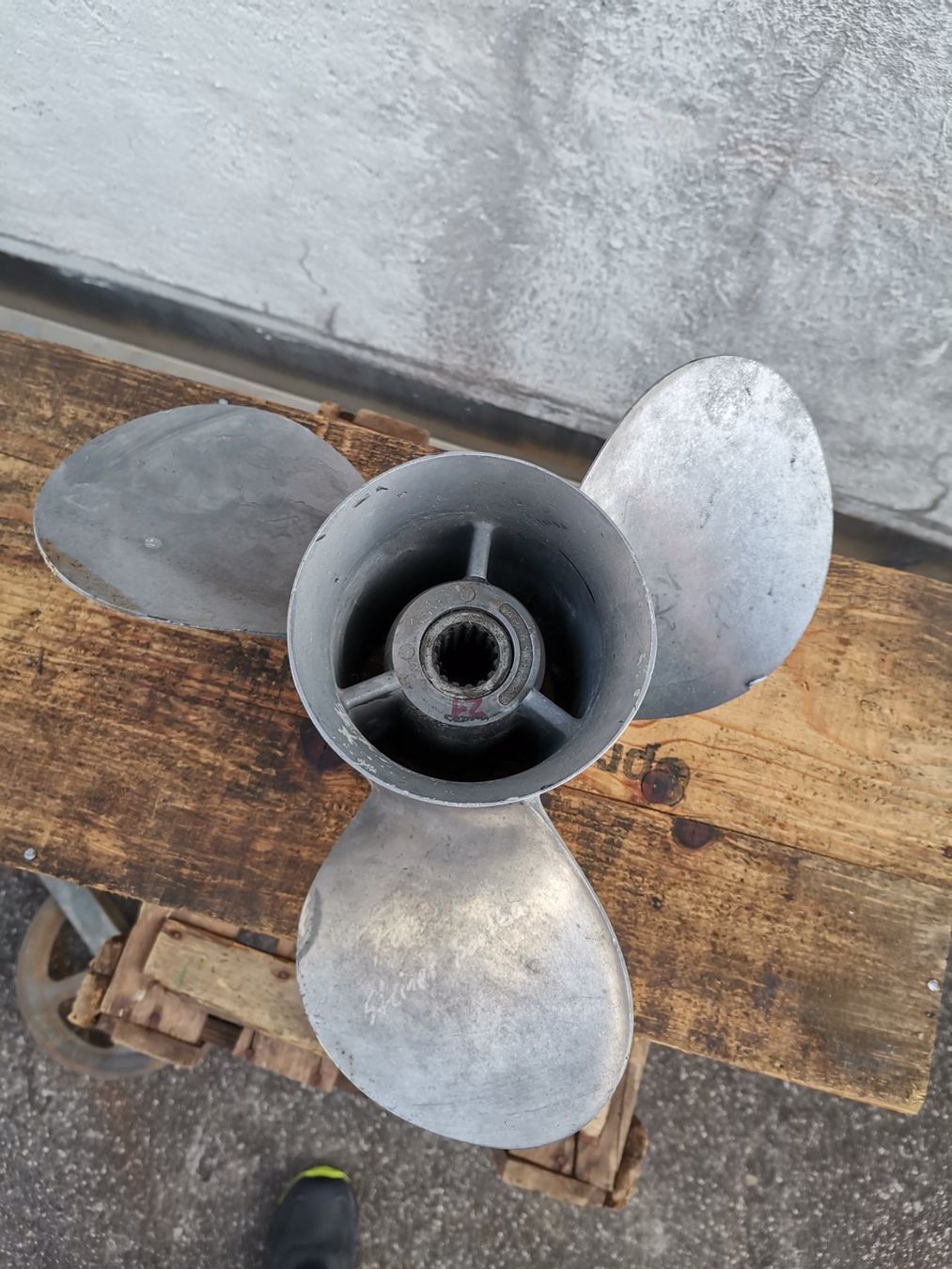 Skulpturen & Statuen: Schiffschraube, Schiffsschraube, Industriedesign, Aluplastik – Gebraucht aus Wiedlisbach von materialkreislauf 6