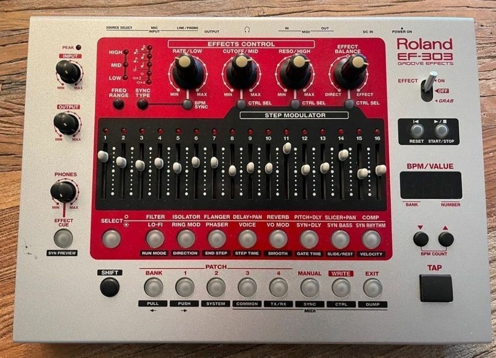 Roland Strumenti musicali: Roland EF 303 – Usato da Muri AG venduto da Jeromia