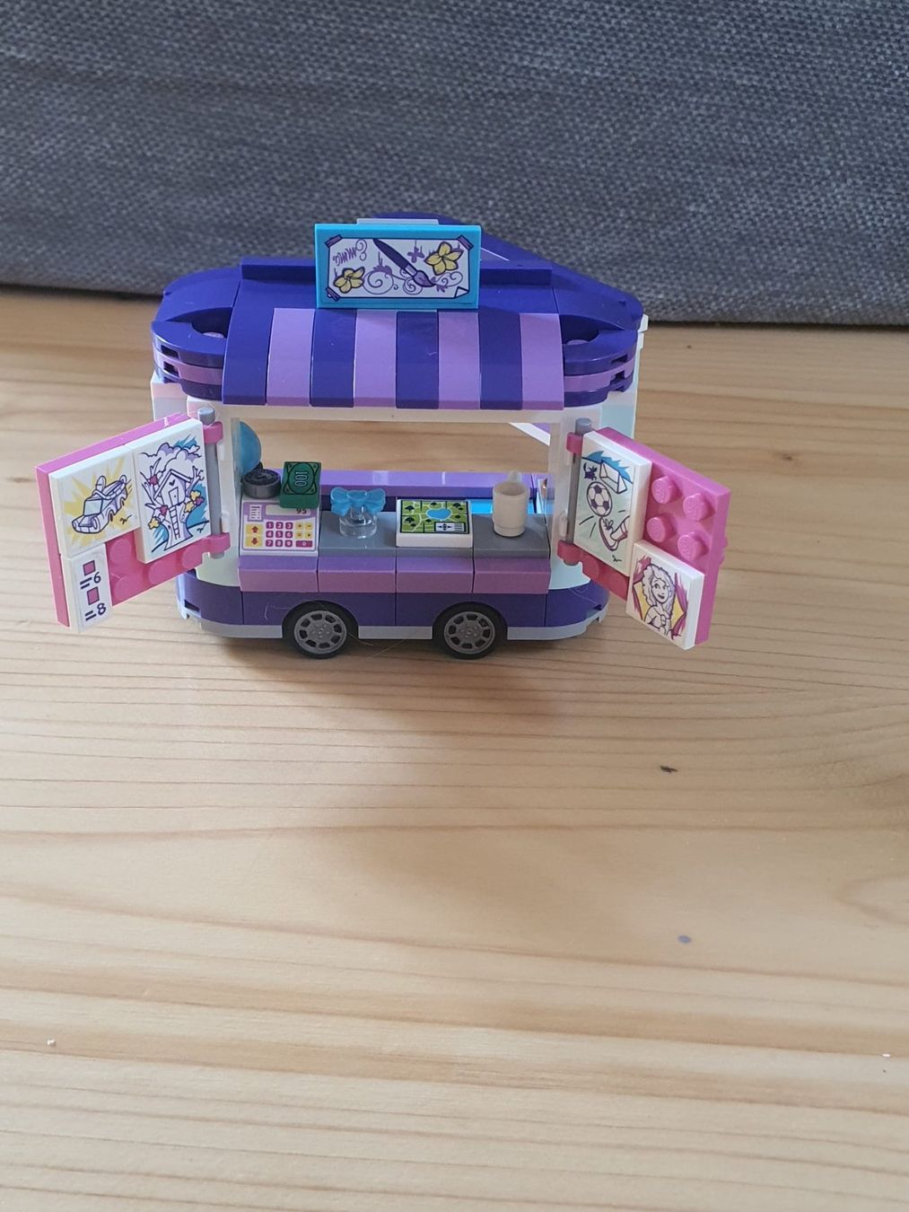 Lego Kit di costruzioni: LEGO Friends 41332: Emma's mobiler Kunststand – Usato da Studen BE venduto da Silvercity26 6