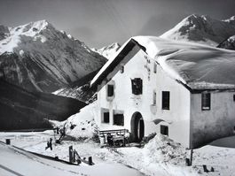 BOS-CHA Altes Engadinerhaus, Blick gegen P. del Ras