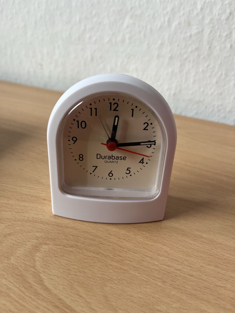 Durabase Wecker: Durabase Quartz Wecker weiss – Gebraucht aus Kilchberg ZH von celinaemi