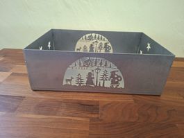 Dekoratives Windlicht aus Metall mit Winterdorf - Silhouette