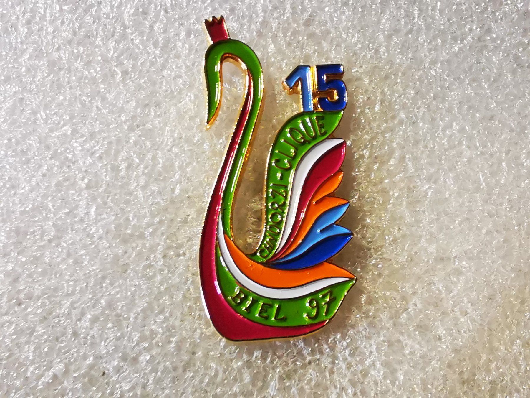 Placchette & Badge: Ansteckpin 144: Chnoorzli Clique – Usato da Oppligen venduto da Pin-Fall-Shop