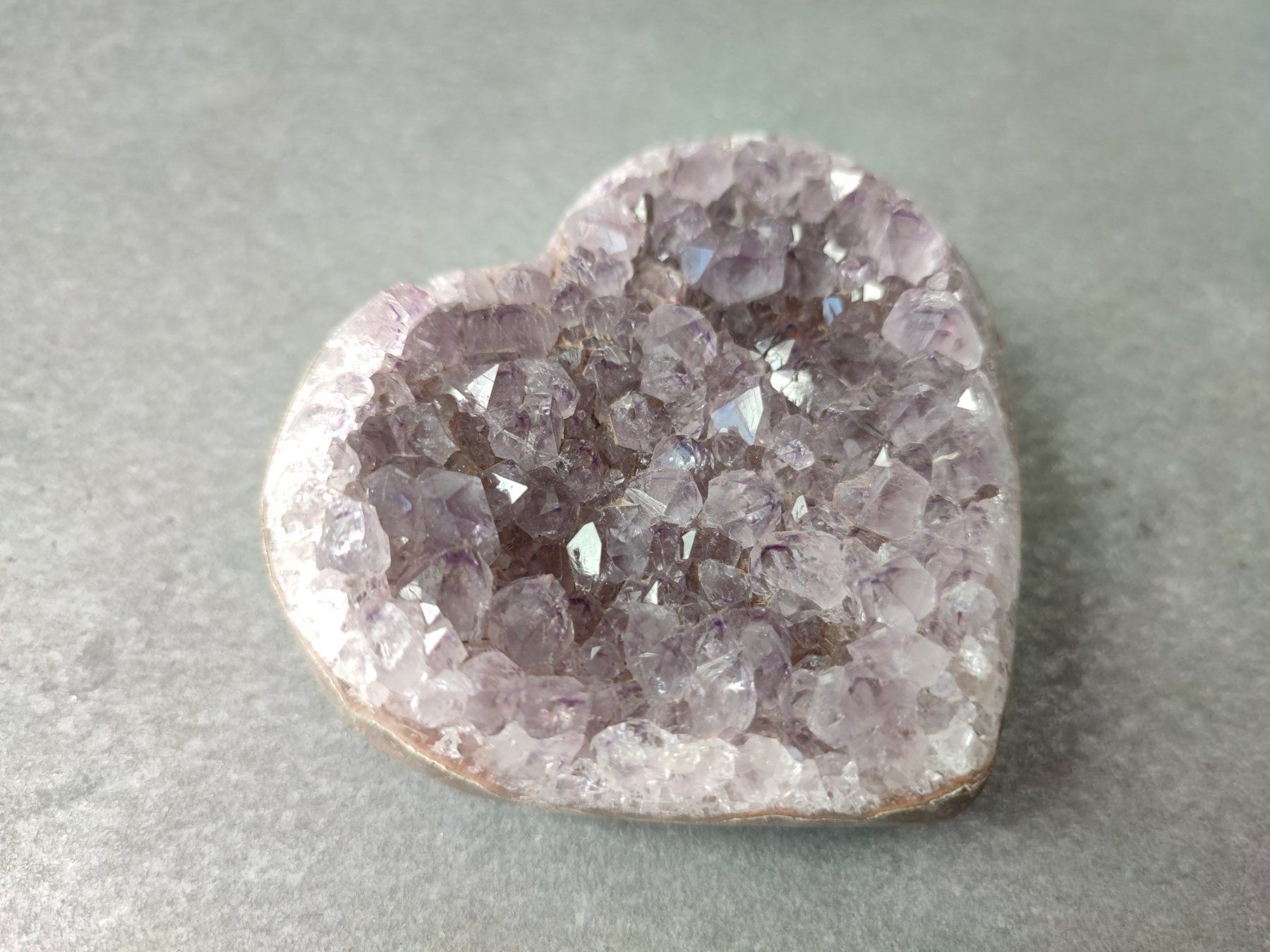 Pietre preziose: Amethyst Geode in heart form – Nuovo (secondo la descrizione) da Sursee venduto da Re.joy