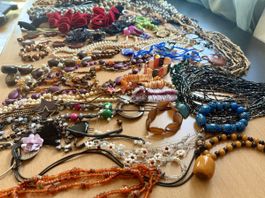 2,3 Kg Modeschmuck Lot