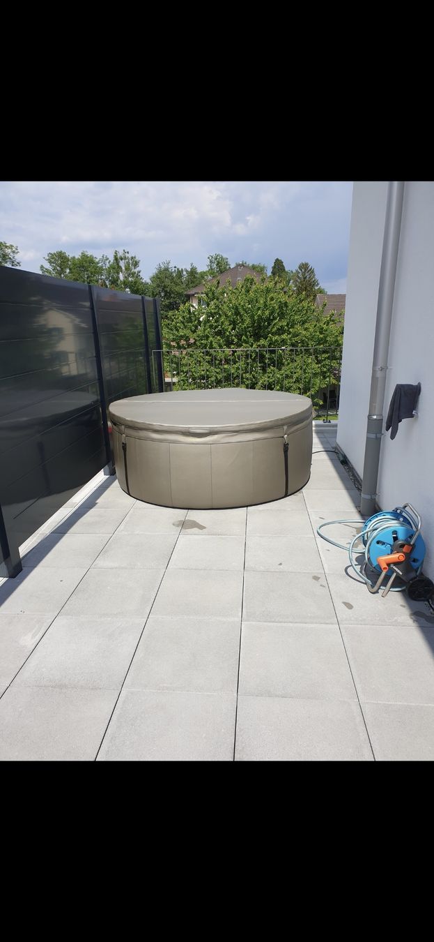 Softub Whirlpool: Whirlpool Stoftub Poseidon taupeb – Usato da Freidorf TG venduto da stop05 4