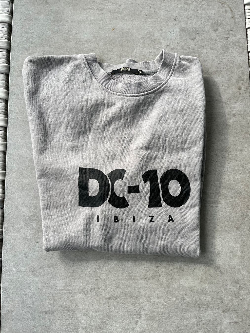 Maglioni & Felpe: DC-10 Ibiza Pullover M Oversized Neuwertiger Zustand – Nuovo (secondo la descrizione) da Arbon venduto da Lakatusch