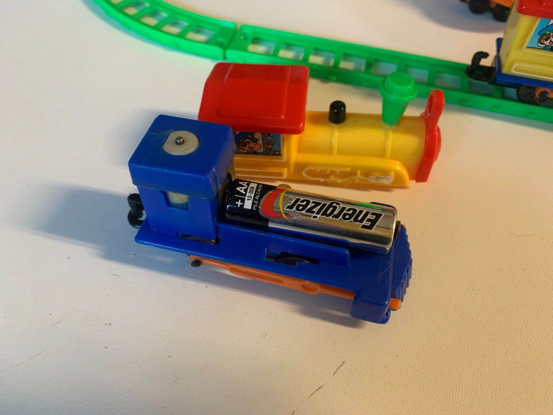 Giocattoli: Kinder Eisenbahn mit Batteriebetrieb , Kunststoff – Usato da Fislisbach venduto da chili2006 3