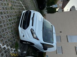 Ford Transit Connect Lieferwagen Weiss Jahrgang 2017