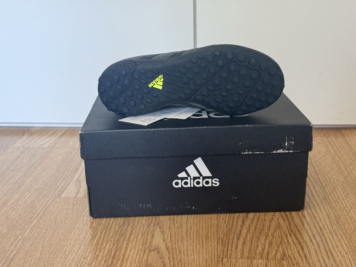 Scarpe per ragazzi: Adidas Astro Turf Kinder – Nuovo (secondo la descrizione) da Uster venduto da Louec 1