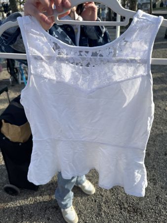 Weisses Spitzentop, Grösse 36/S, ideal für den Sommer!