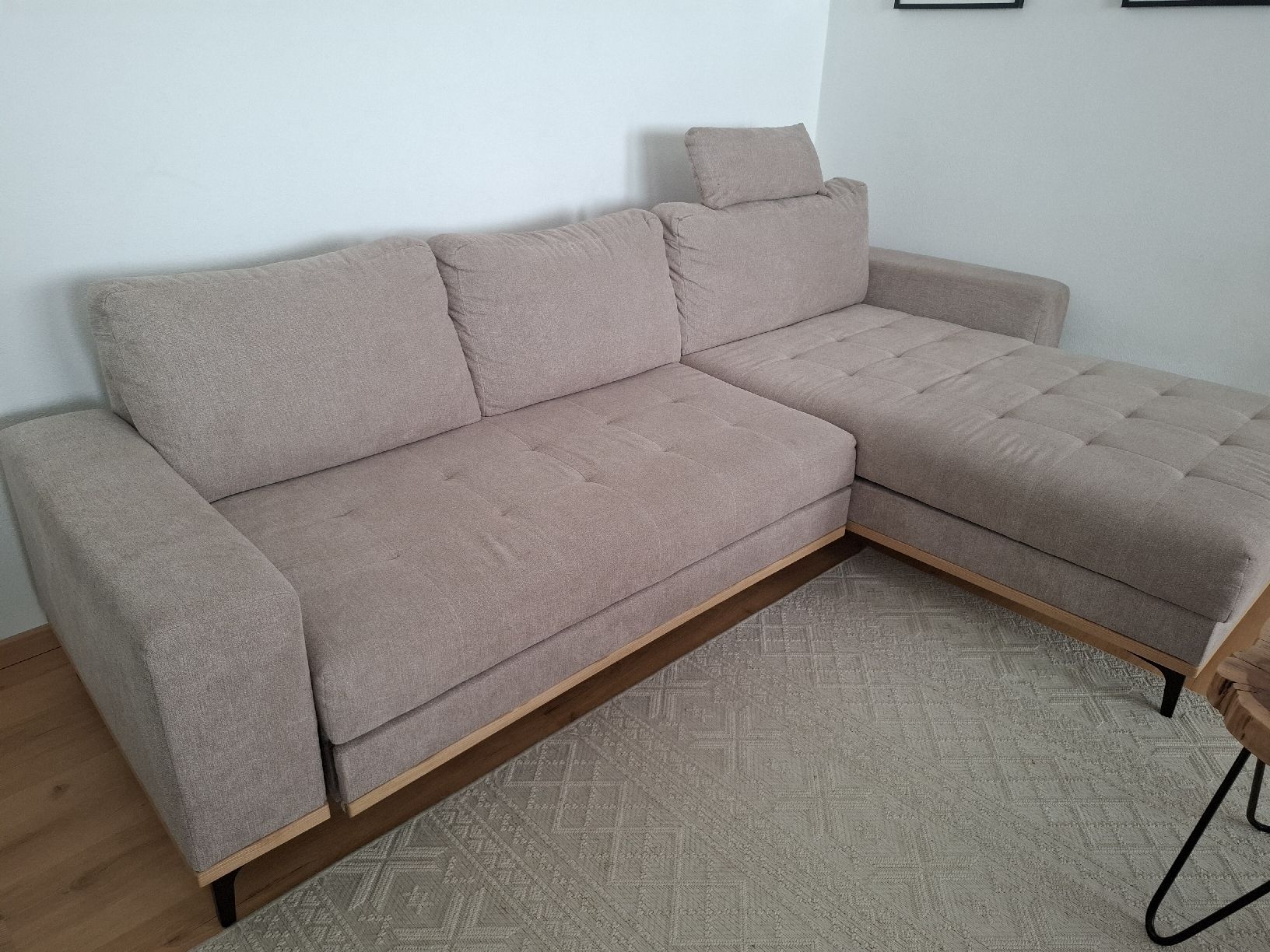 Divani: Ende Juni holen🌷Ecksofa rechts baige/sandfarben NP 2700.- – Usato da Schaffhausen venduto da ricmivo 5