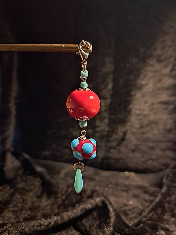 Pendentifs: Rot Blauer Anhänger – D'occasion à Sennhof par Susanne2010