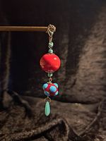 Rot Blauer Anhänger