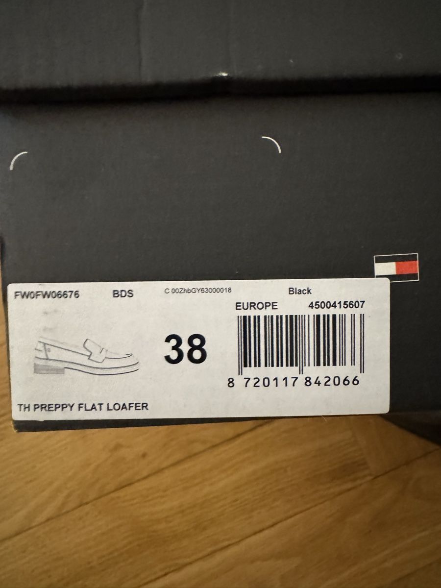 Tommy Hilfiger Chaussures femmes: Preppy Flat Loafer – D'occasion à Oberägeri par Steven369 5