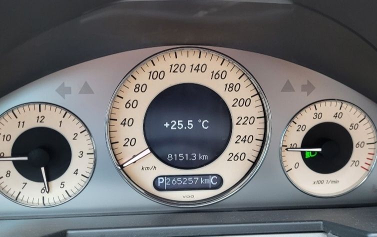 Mercedes-Benz Automobili: Mercedes-Benz E350 4-m – Usato da St-Maurice venduto da happy.family 5
