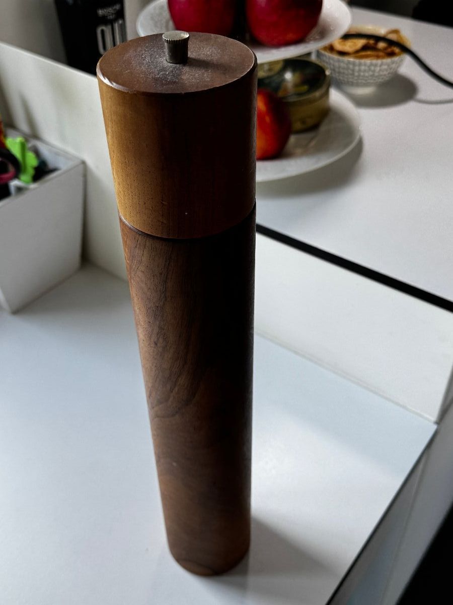 Elettrodomestici da cucina: Edle extra grosse Pfeffermühle in Nussbaum Holz, 40cm Höhe – Usato da Baar venduto da qsi2005 2