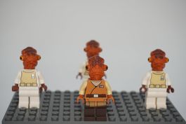 Lego Star Wars Admiral Ackbar & 3 Officers Bundle