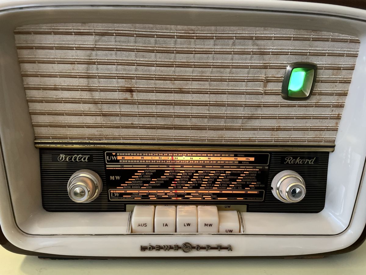 Loewe Radios: Loewe Opta Bella Rekord – Gebraucht aus Oftringen von Jradioman
