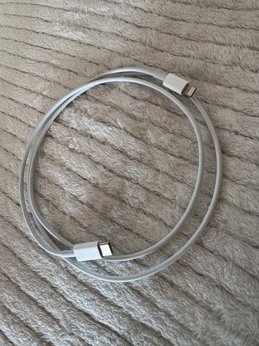 Apple Kabel: Apple Ladekabel 1 Meter – Gebraucht aus Rümlang von euqinom16