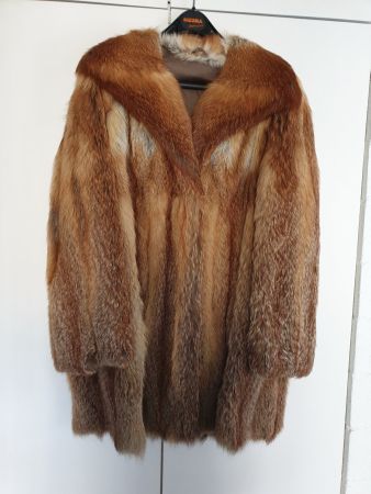 Giaccone in vera pelliccia di volpe colore marrone rosso