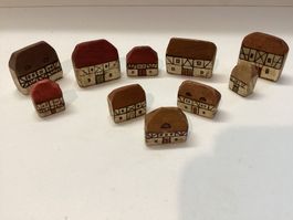 10 alte Spielzeug Riegelhäuser handgemalt ,für Puppenstube