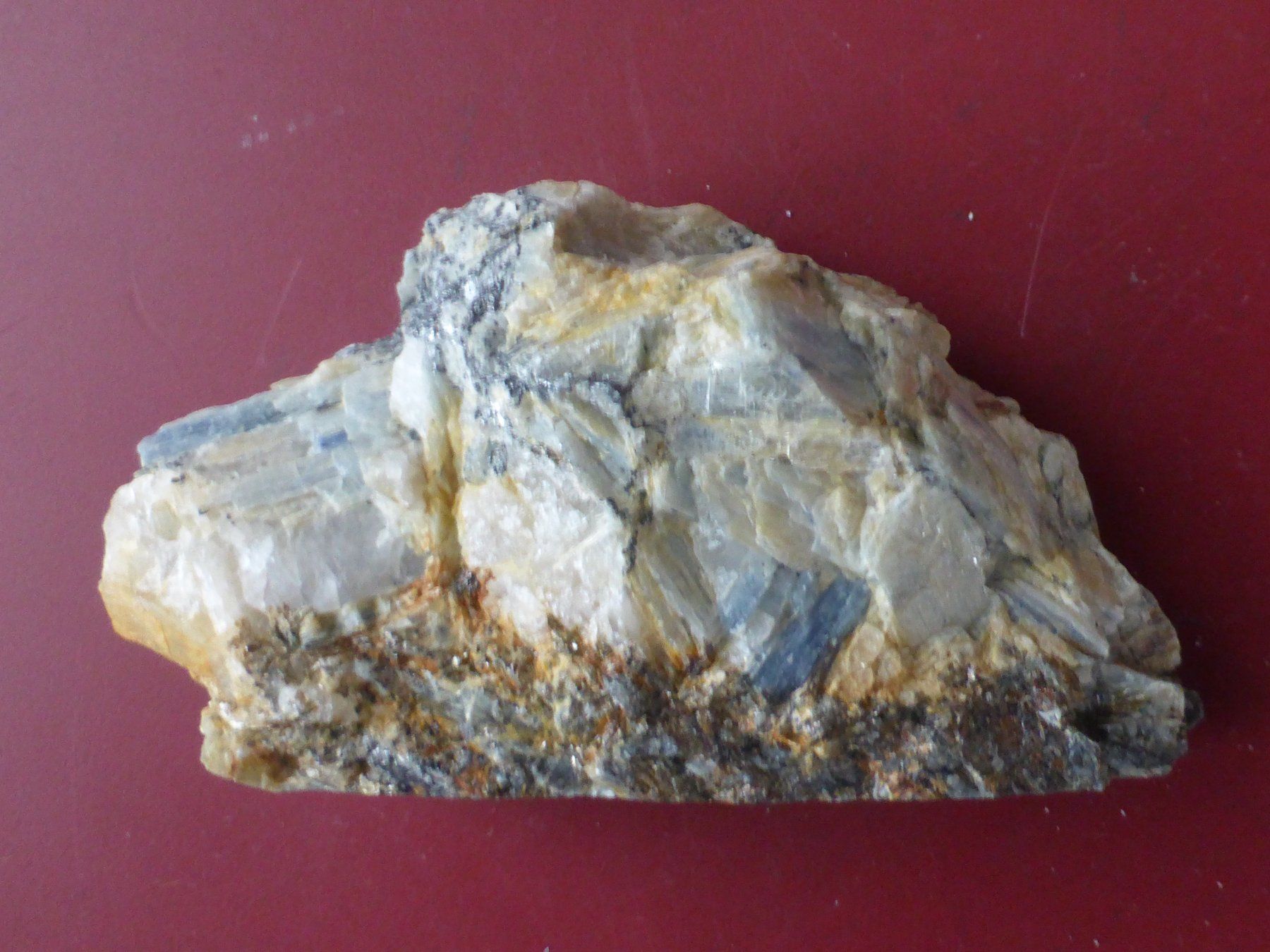 Minerali & Pietre curative: Kristalle: Disthen, Tessin – Usato da Triengen venduto da Nussbaum14 2