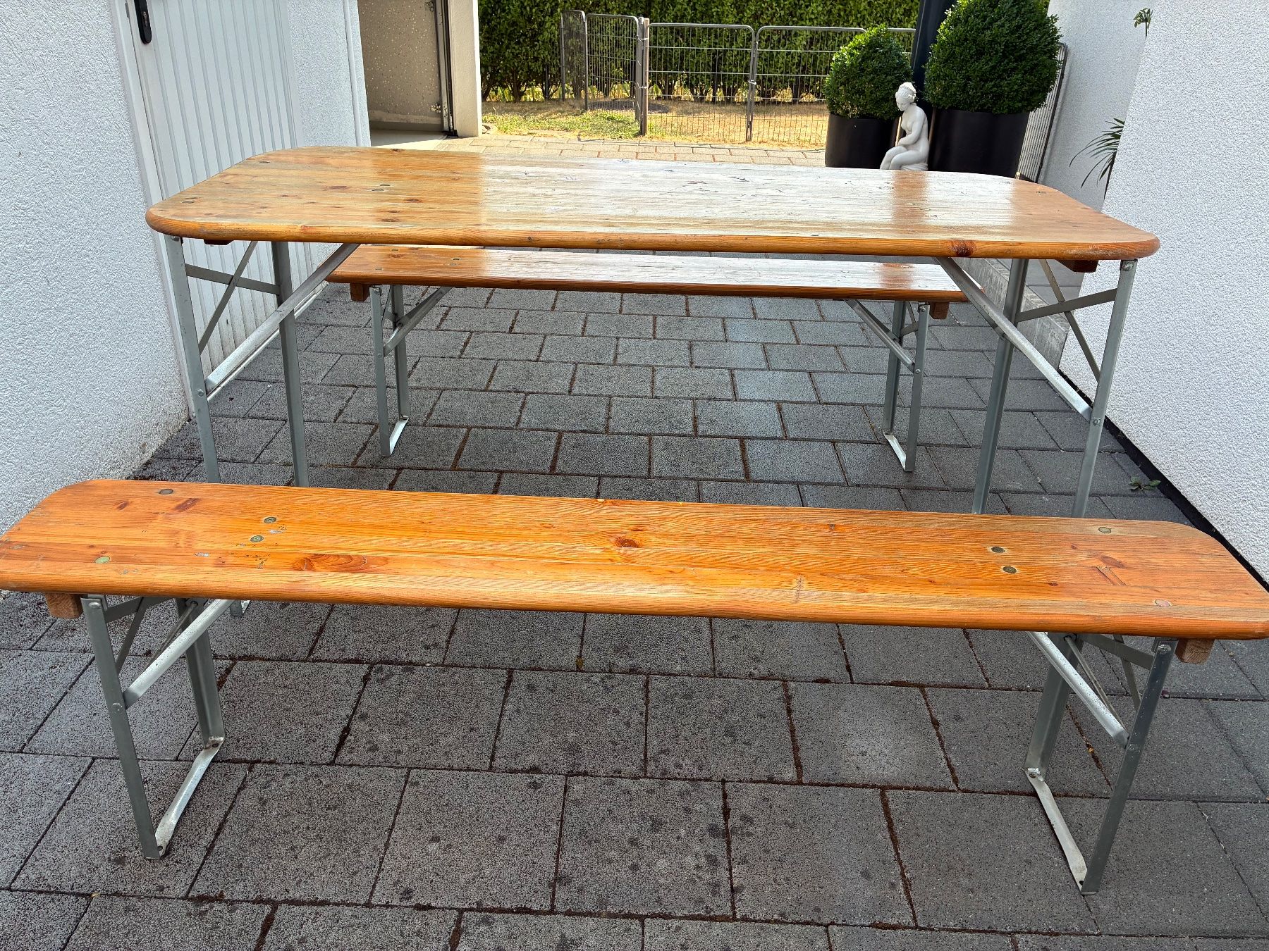 Tischset: Festbankgarnitur- Tisch und 2 Bänke – Gebraucht aus Frick von sandra037 2