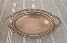 Plat en étain vintage - Élégant pour vos apéritifs d'été